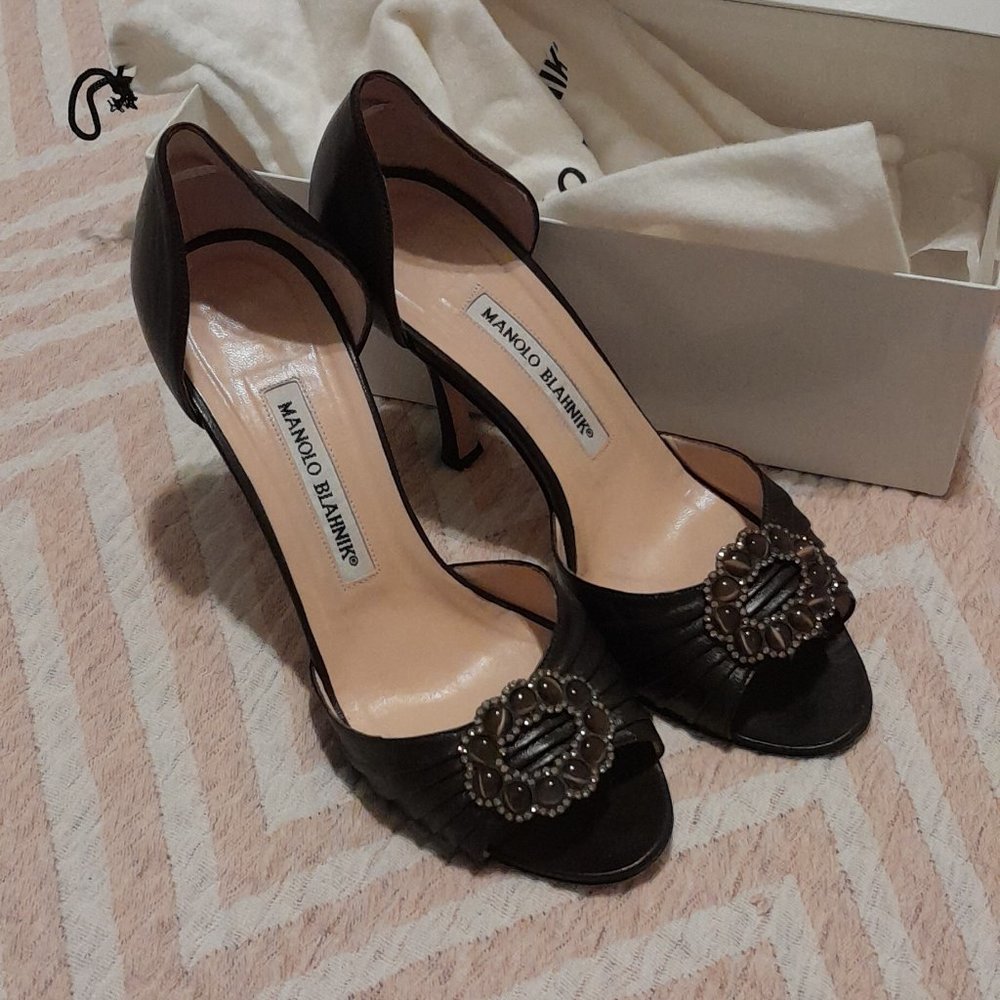 Manolo Blahnik d’orsay heels. Size 371/2.